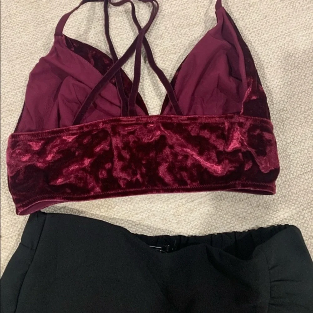 (2 Piece Bundle) crop top‎ and black skort - Picture 8 of 10